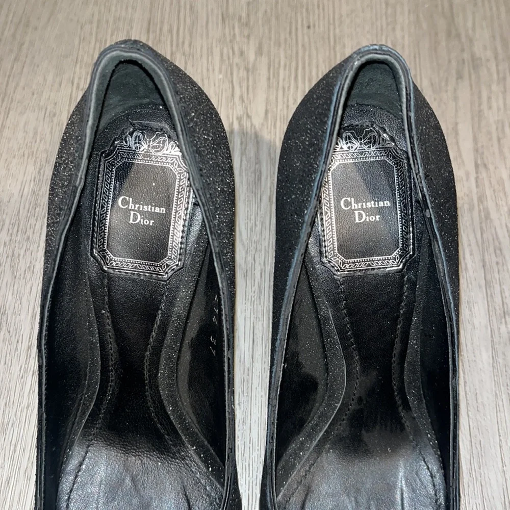 Authentic Christian Dior Heels comes with shoe dust bag.